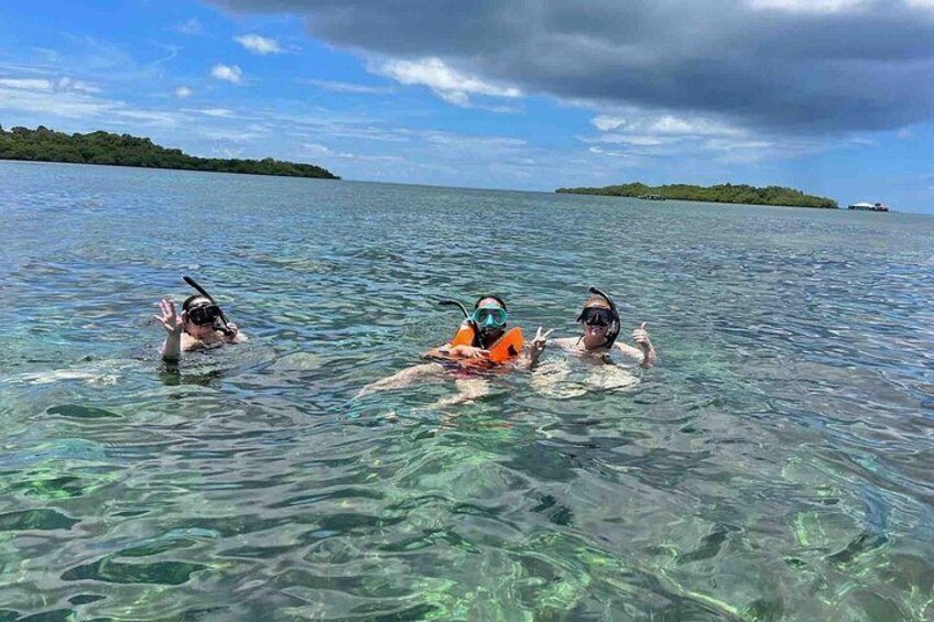 Bocas del Toro Island Hopping Day Tour in Zapatilla Beach 3