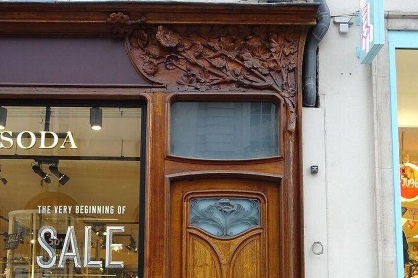 The front of the Goudchaux Store brilliantly expresses the aspirations of the artists of the City of the Dukes during the Belle Époque with nature in full bloom. 3