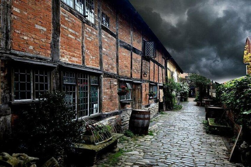Enter via the ancient cobbled courtyard 2