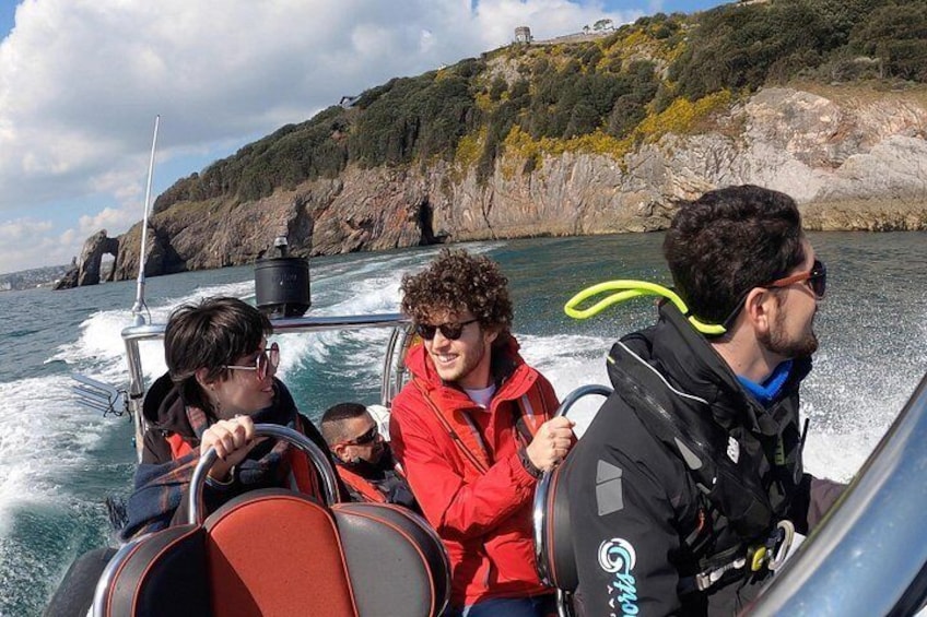 Private Coastal Boat Tour in Torquay 2