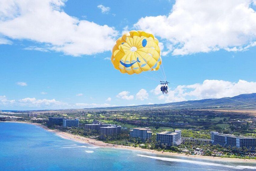 Kaanapali Beach Parasailing: Soar Above Maui’s Stunning Coastline 4