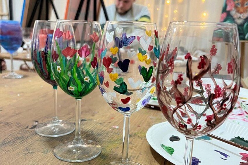 Wine Glass Painting - DIY The Perfect gift 3