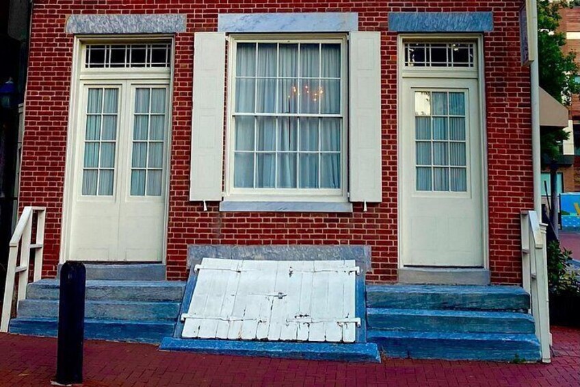 Philadelphia Haunted Ghost Smartphone Guided Audio Walking Tour 2
