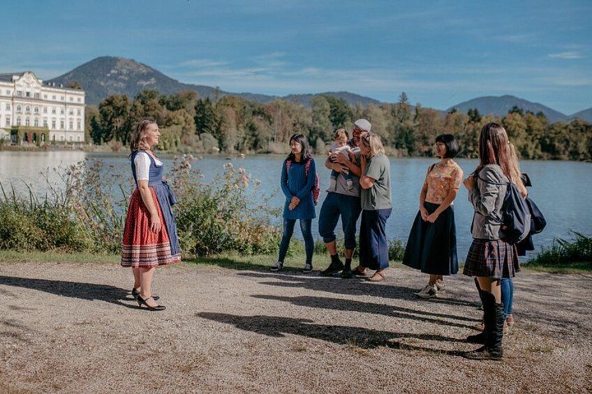 Enjoy a relaxed live music moment at Schloss Leopoldskron, one of Salzburg’s most famous historic filming locations. 1
