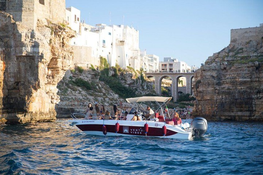 Monopoli: Exclusive Boat Party Experience 4