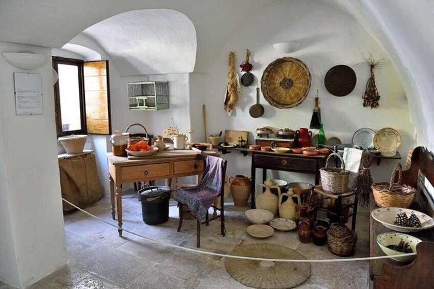 Private Tour in 2 UNESCO Sites: Alberobello & Matera. 4