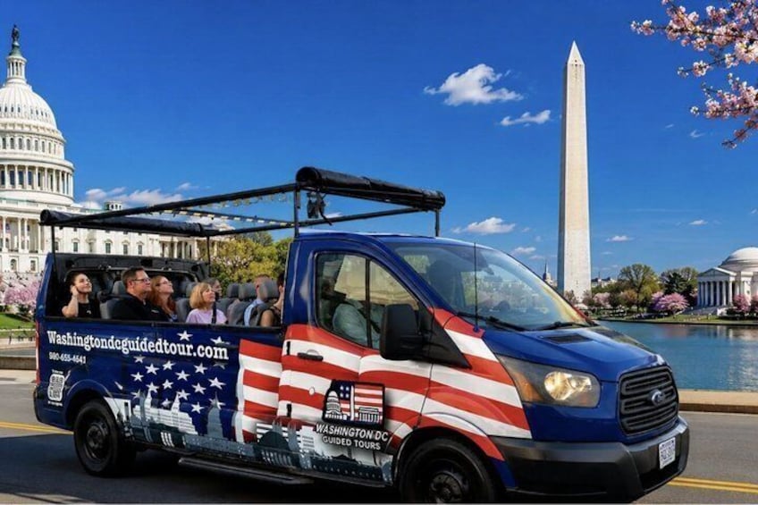 Washington DC Monuments &History Small Group Guided Open-Air Tour 2