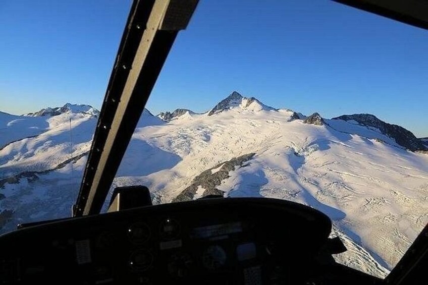 The Glacier Helicopter Sightseeing Tour 3