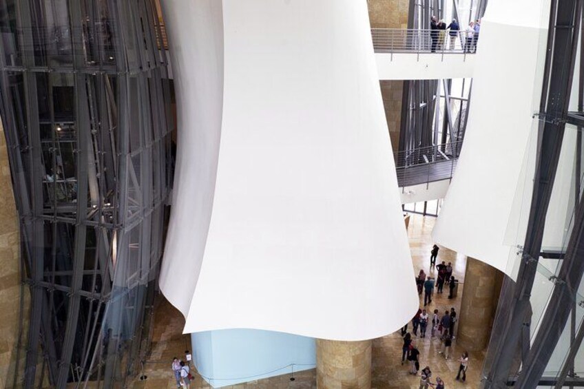 Tour at Guggenheim Museum Guided by Artists in Bilbao 3