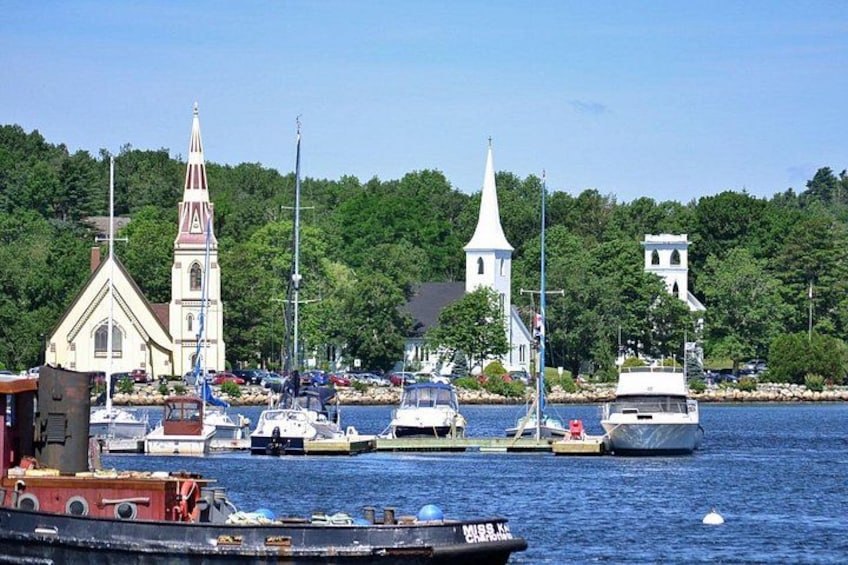 Peggy's Cove, Mohane Bay and Lunenburg 5hrs private tour. 5