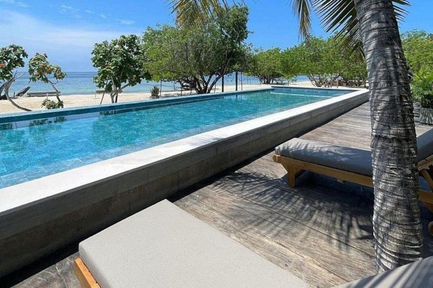 Private Beach Club without vendors on Baru Island 4