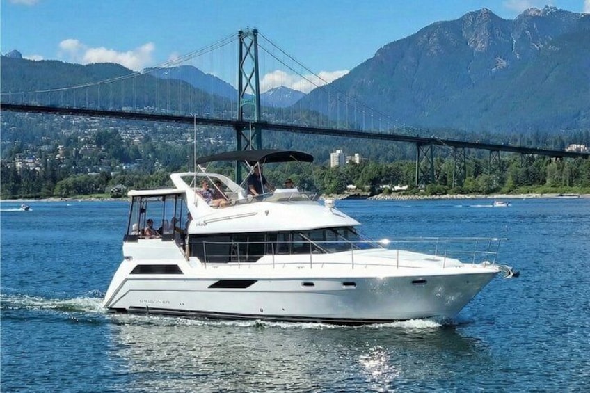 Vancouver Adults-Only Yacht Cruise with Prosecco and Snacks 2