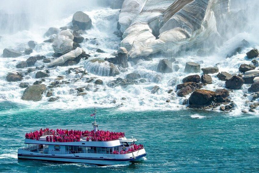 Niagara Falls Canada Guided Walking Tour With Boat Cruise 3