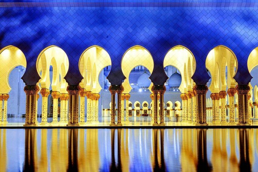 Sheikh Zayed Grand Mosque, Abu Dhabi Walking Tour with Audioguide 4
