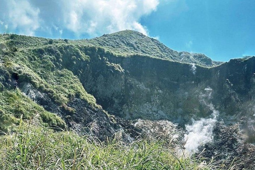 Yangmingshan Half Day Tour in Taipei 2