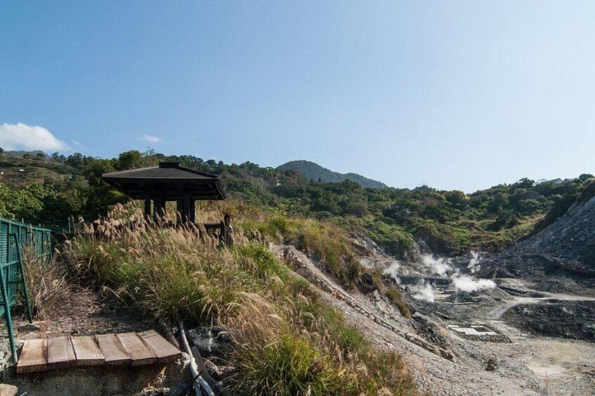 Yangmingshan Half Day Tour in Taipei 5