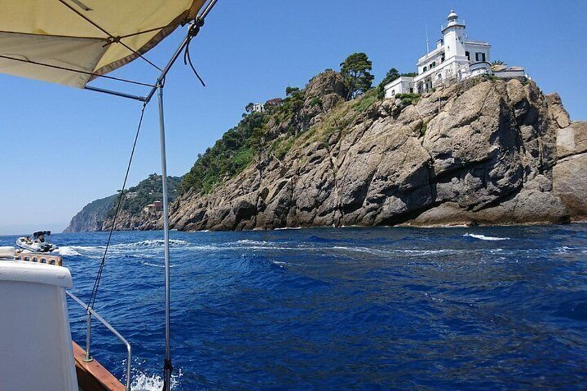 Private boat tour in the Tigullio and in the Portofino area 2