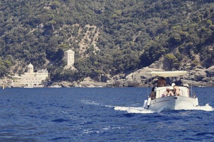 Private boat tour in the Tigullio and in the Portofino area 3