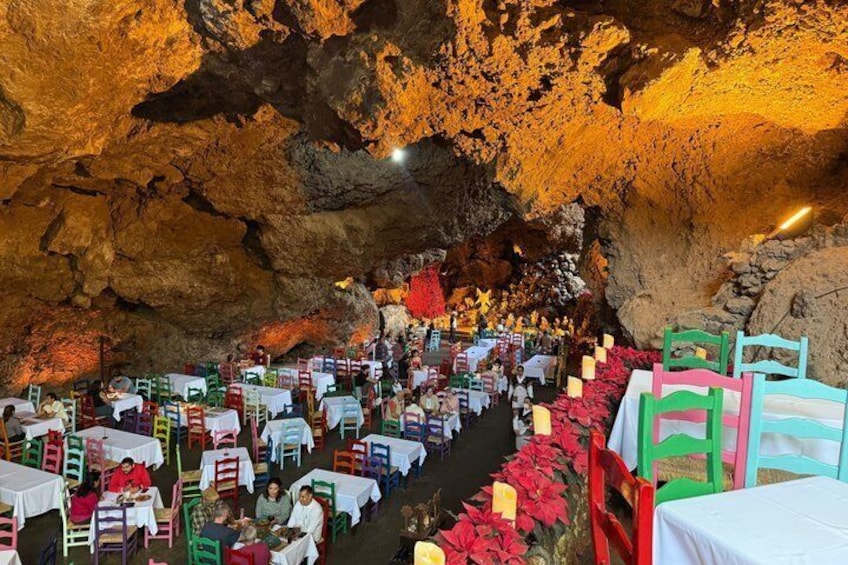 Teotihuacan 3 Pyramids Tour + Hotel Pick Up + Lunch at La Gruta 2