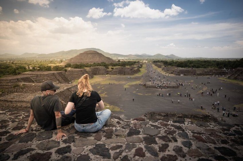 Teotihuacan 3 Pyramids Tour + Hotel Pick Up + Lunch at La Gruta 1