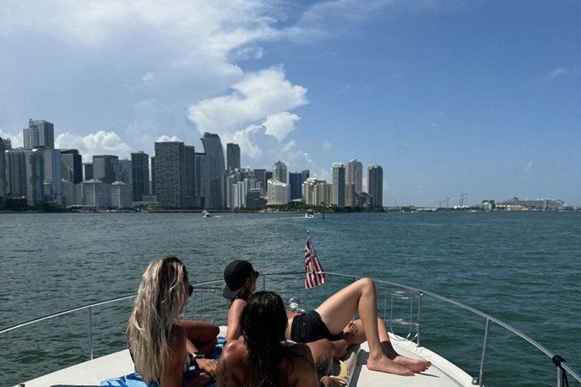 2 Hour Serenity and Scenery Yacht Cruise Miami 5