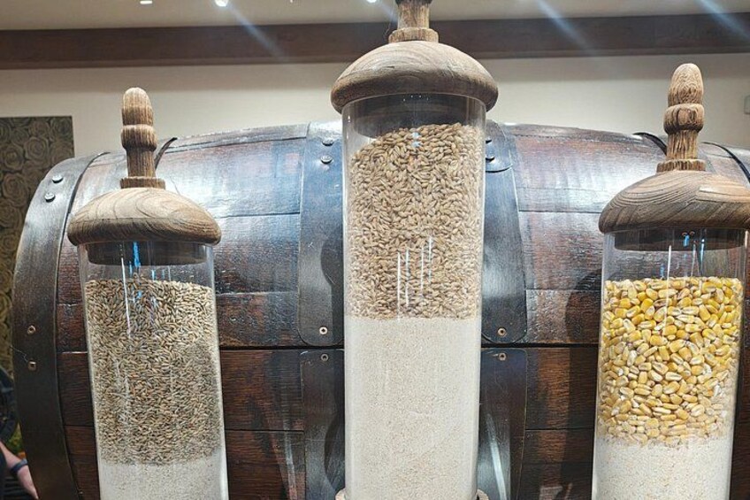 Kentucky Bourbon Experience: 3 Iconic Distilleries & Tastings 3