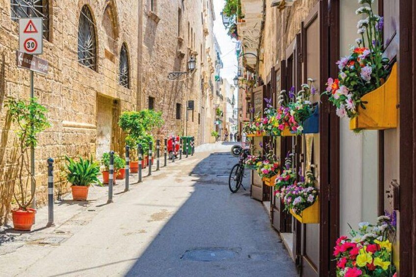 Taranto Walking Tour with Audio and Written Guide by a Local 4