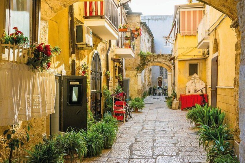 Brindisi Walking Tour with Audio and Written Guide by a Local 4