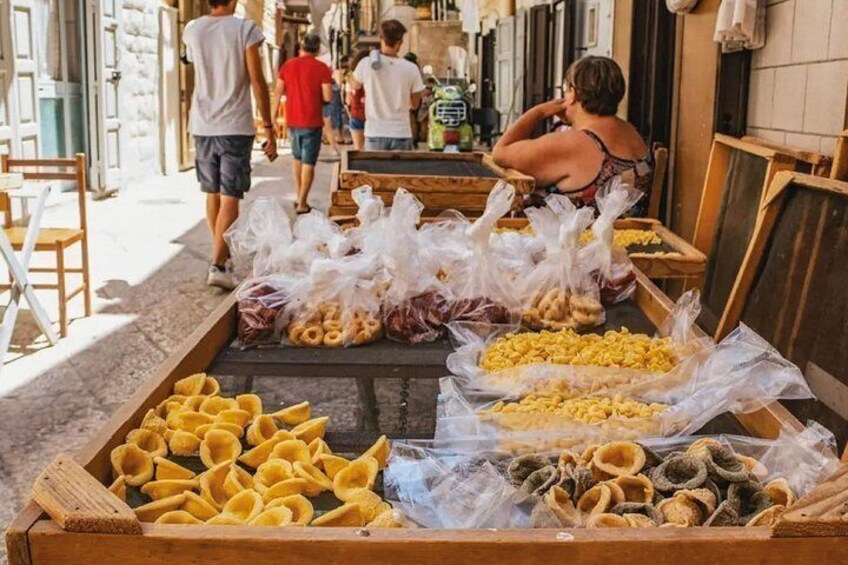 Bari Walking Tour with Audio and Written Guide by a Local 4
