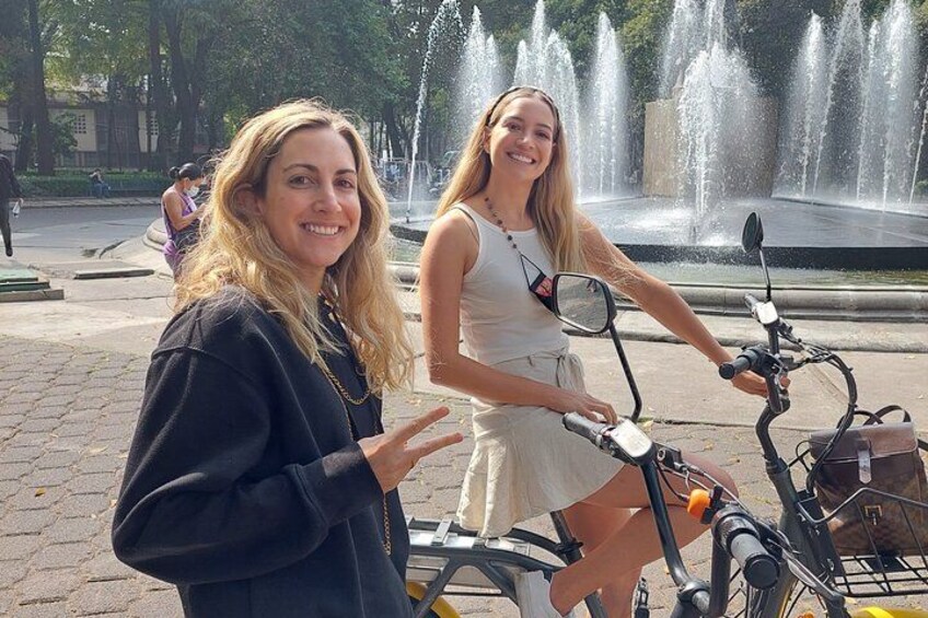 CDMX Highlights & Munchies: E-Bike, best Tacos & Churros 3