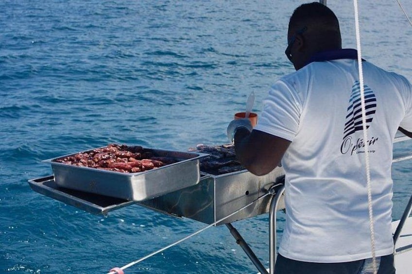 Full Day Catamaran Cruise on shared basis to Bénitiers Island 2