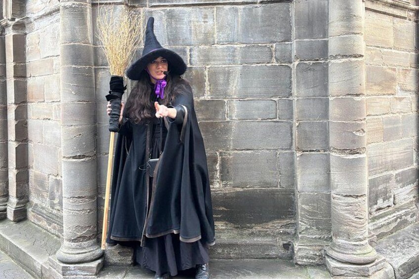 Edinburgh: Witches & Haunted History Walking Tour 3