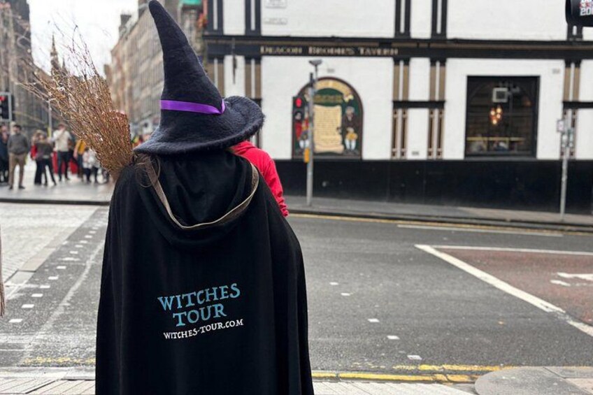 Edinburgh: Witches & Haunted History Walking Tour 4