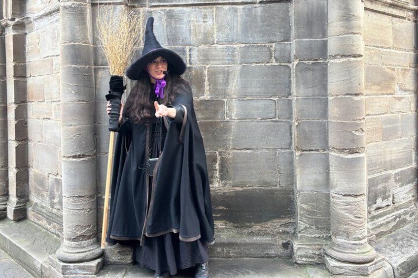 Edinburgh: Witches & Haunted History Walking Tour 3