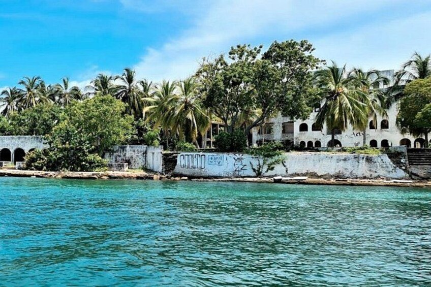 Cartagena's Rosario Islands 5-Site Boat Tour with Lunch & Snorkel 2