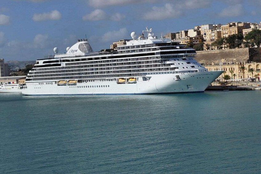 Cruise ship viewed from The Three Cities 4