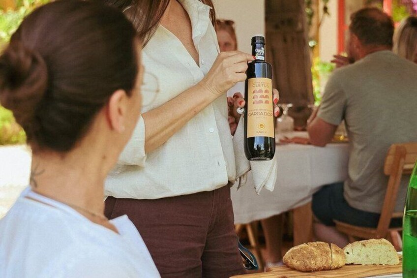 Olive Oil Tasting with Local Food on Lake Garda Hills 4