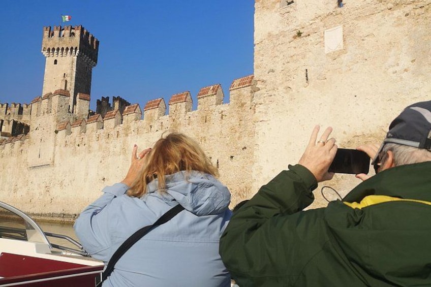 Sirmione away from the Crowds Boat Cruise Guided Walk and a Drink 2