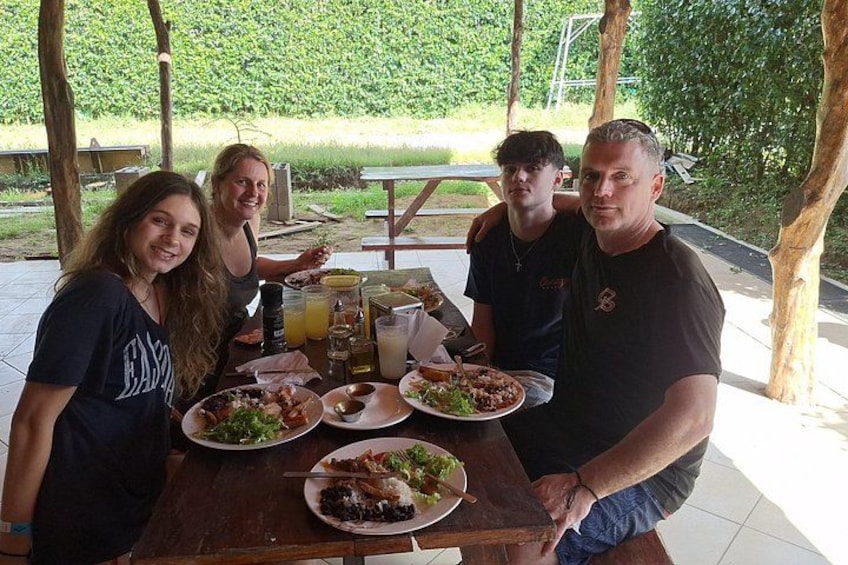 traditional costarican lunch buffet 2
