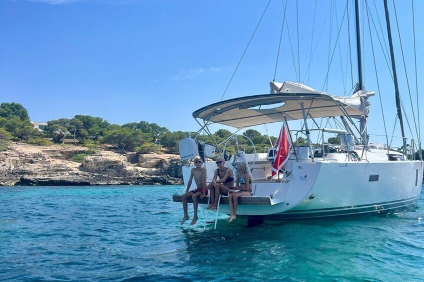 Mallorca: Private sailing tour with drinks & tapas 1