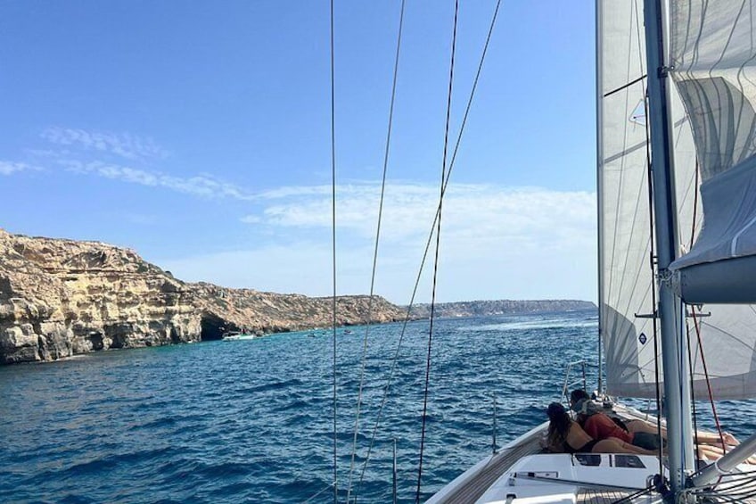 Mallorca: Private sailing tour with drinks & tapas 2