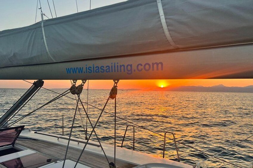 Mallorca: Private sailing tour with drinks & tapas 2