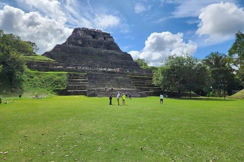 Xunantunich Mayan and Blue Hole Tour from Hopkins 1