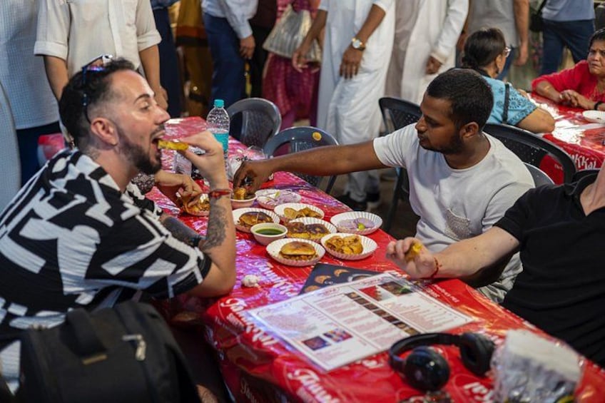 Authentic Indian food tasting in Mumbai’s lively evening markets. 5