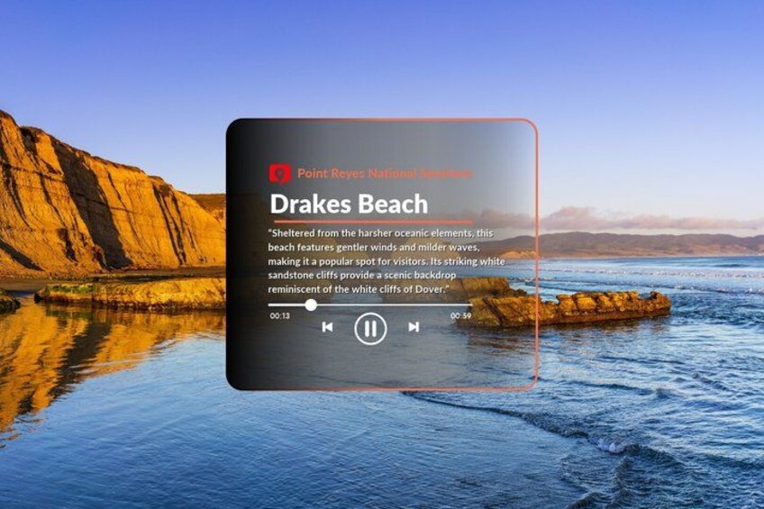 Een smartphone toont een video met de titel 'Drakes Beach', met een kustlandschap op de achtergrond. 3