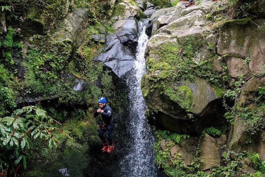 São Miguel : Level 1 Canyoning in Ribeira dos Caldeirões, Azores 2