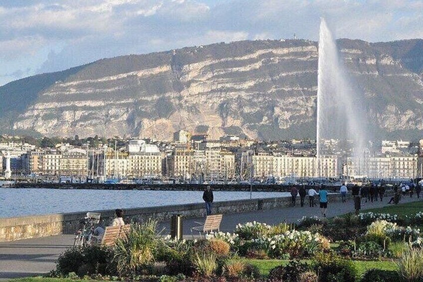 Private Guided Geneva 1 Hour 15 min TukTuk City Tour 4