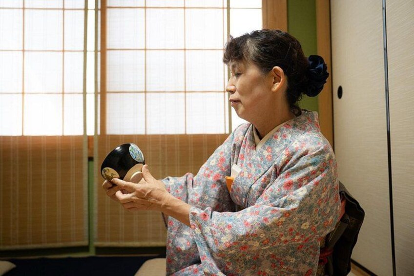 Kyoto: Tea Ceremony Experience in a small tea room 4