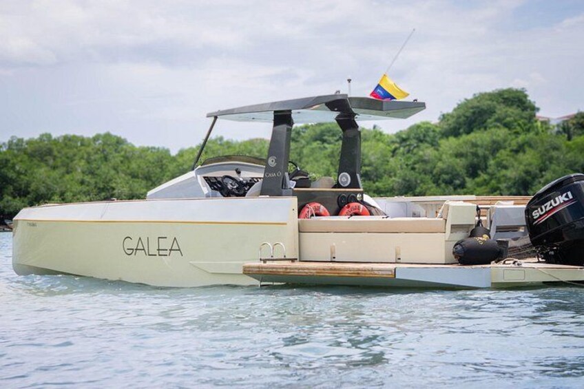 Private Yacht To Islas De Rosario Up To 12 People 5