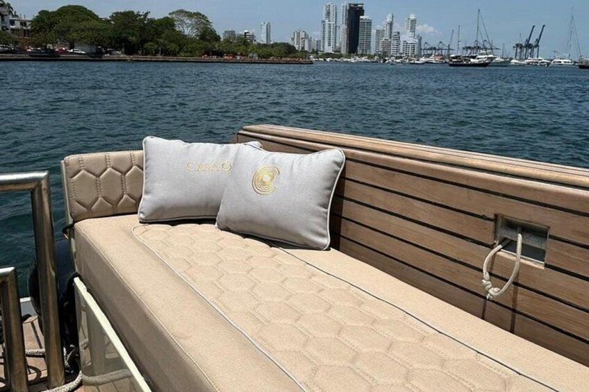 Private Yacht To Islas De Rosario Up To 12 People 2